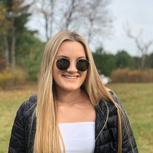 Meet your Posher, Alyssa